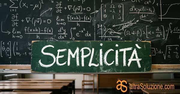 Lavagna con formule e parola semplicità